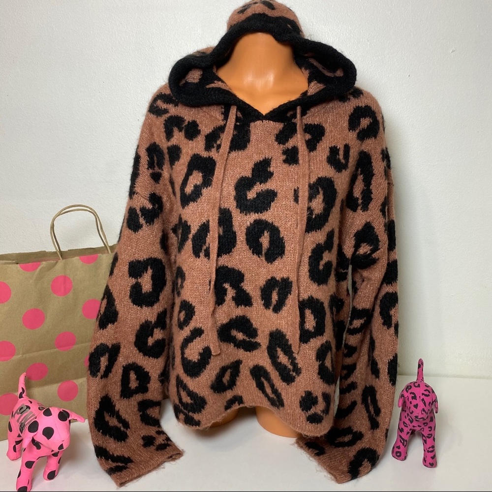 🚫SOLD🚫PINK VS LEOPARD PRINT CROPPED HOODIE PULLOVER - Picture 2 of 6